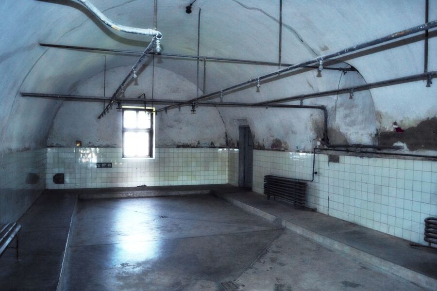 From Prague: All-inclusive Bus Tour to Terezin Memorial - How the guides shape the experience
