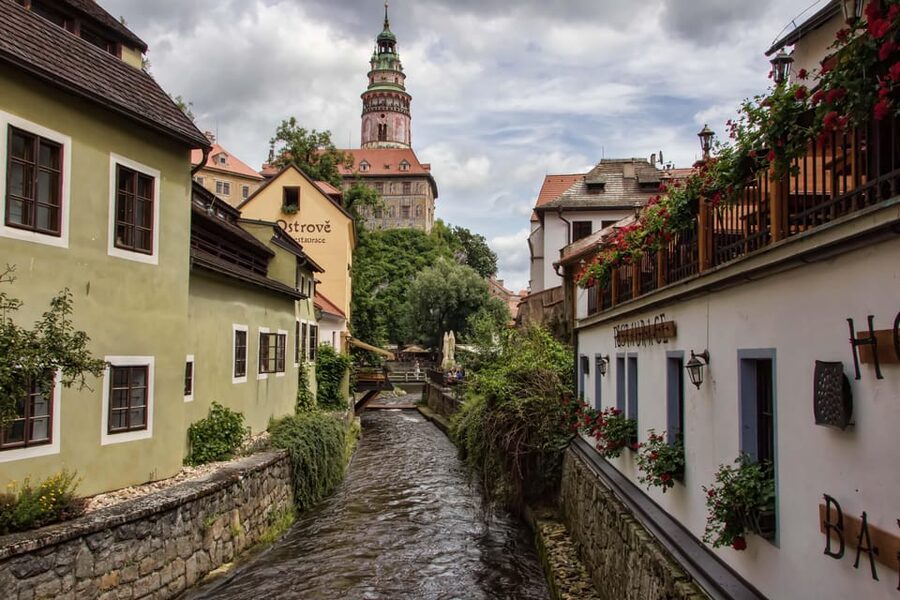 From Prague: Český Krumlov Full-Day Tour with Pickup - Why Český Krumlov earns the long ride from Prague