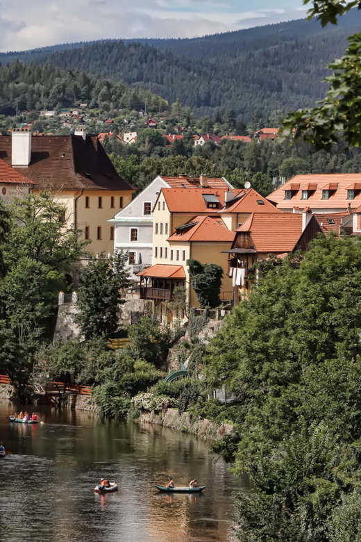 From Prague: Český Krumlov Full-Day Tour with Pickup - Down to the river and into lunch country
