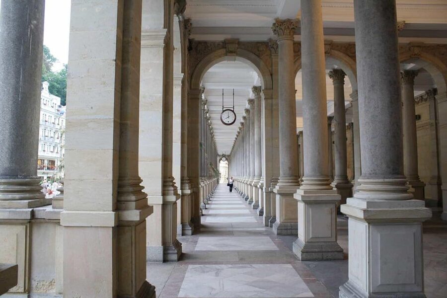 From Prague: Day trip to Karlovy Vary - What the service includes, and what it leaves to you