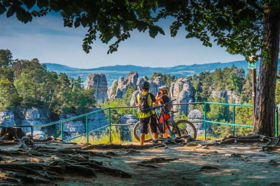 From Prague: E-Mountain Biking Trip to the Bohemian Paradise - The first downhill and lunch at Nebakov