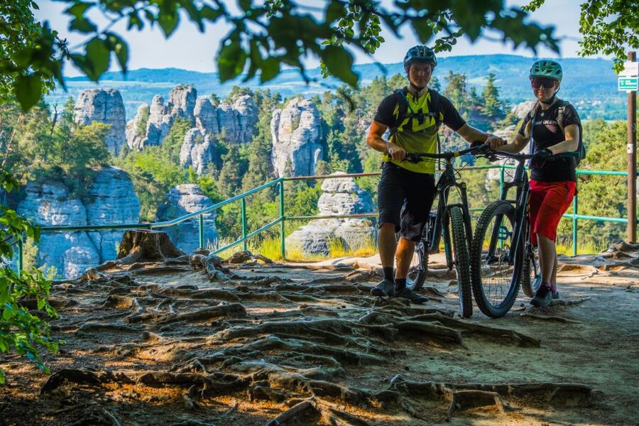 From Prague: E-Mountain Biking Trip to the Bohemian Paradise - Getting started with the 29-inch e-bike