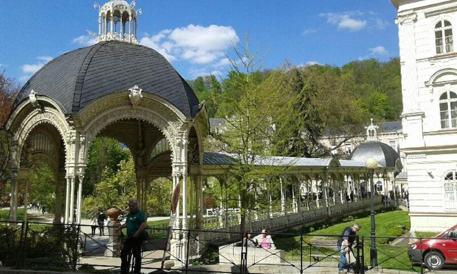 From Prague: Karlovy Vary Full-Day Tour - Two hours to shop and find your own pace