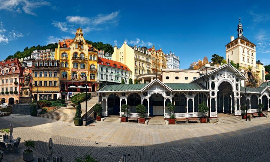 From Prague: Karlovy Vary Guided Day Trip - The ride west through Bohemia