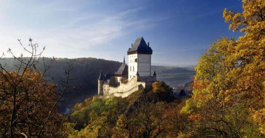 From Prague: Karlstejn Castle Skip-the-Line Ticket and Tour - Private or shared tour?