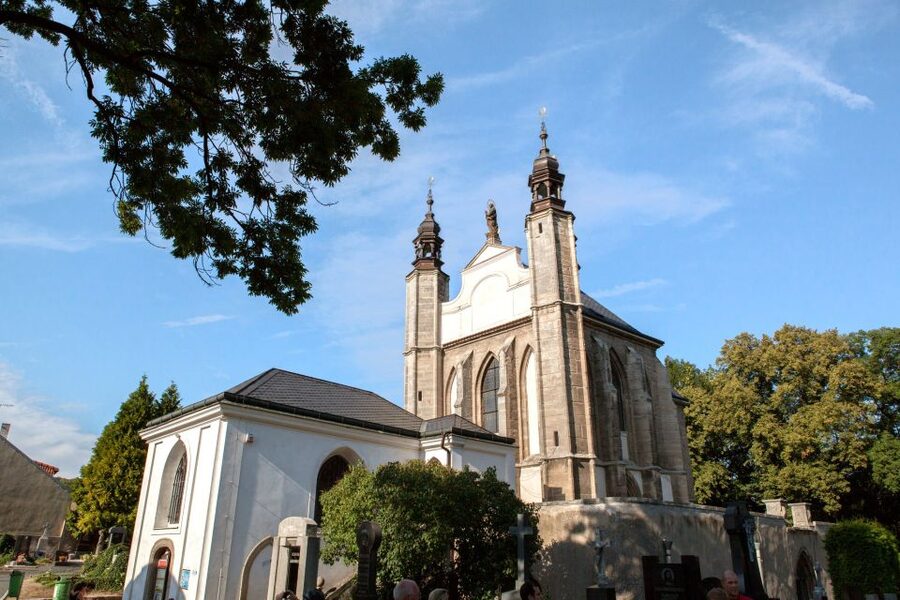 From Prague: Kutna Hora UNESCO Site Tour with Bone Chapel - Lunch, local flavor, and what you pay