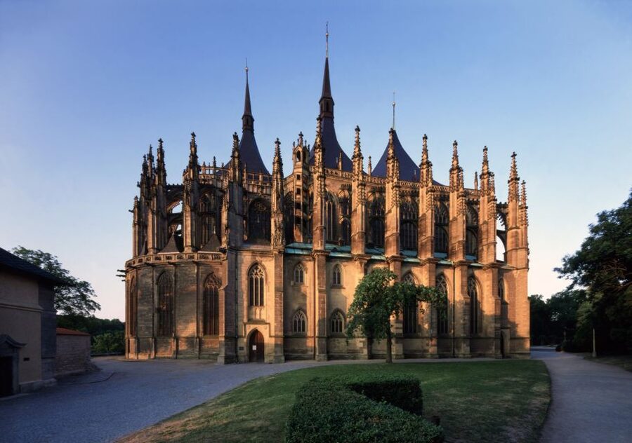 From Prague: Kutna Hora Walking Tour & St. Barbara Cathedral - First impressions of medieval Kutna Hora