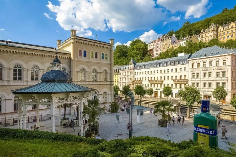 From Prague: One day trip to Karlovy Vary - The journey and the value of the $94 price