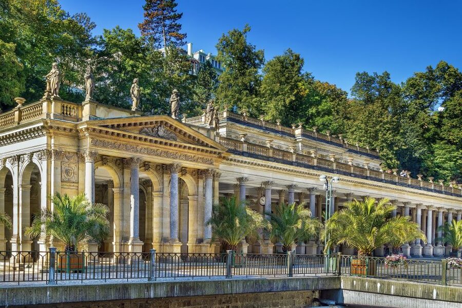 From Prague: Private Karlovy Vary & Crystal Factory Tour - Key points to know before you book