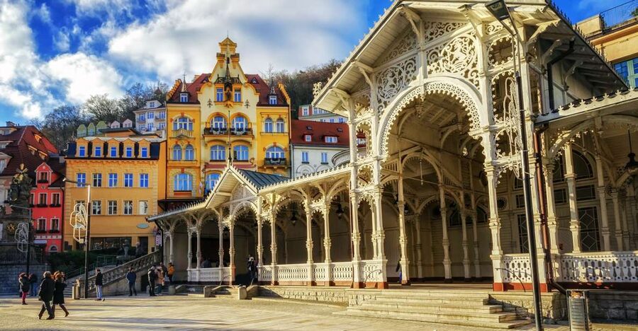 From Prague: Private Karlovy Vary & Crystal Factory Tour - The private ride from Prague