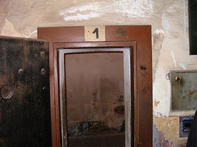From Prague: Terezin Concentration Camp Private Tour - The Jewish cemetery and crematorium