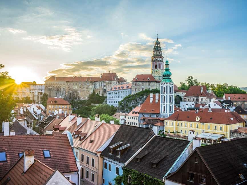 From Prague to the fabulous Cesky Krumlov:fullday experience - Walking through the UNESCO-listed old town