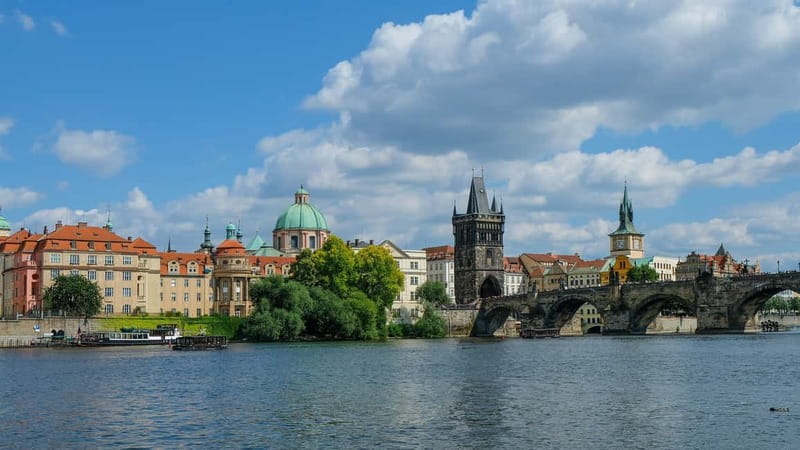 From Vienna: Full-Day Trip to Prague - The road through the Czech lands