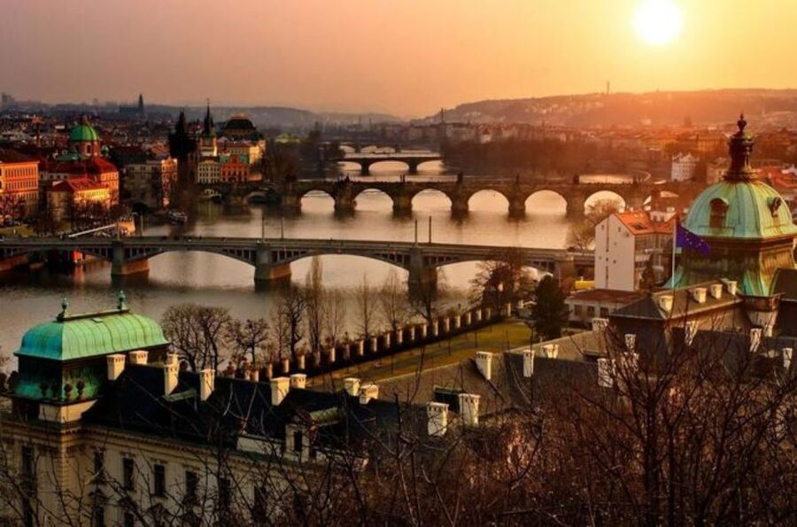 From Vienna: Prague Small-Group Guided Day Tour - Key points at a glance