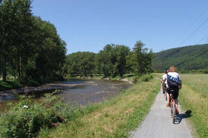 Full-Day Countryside Bike Tour to Karlstejn Castle (small group) - Why the ride to Karlstejn works so well