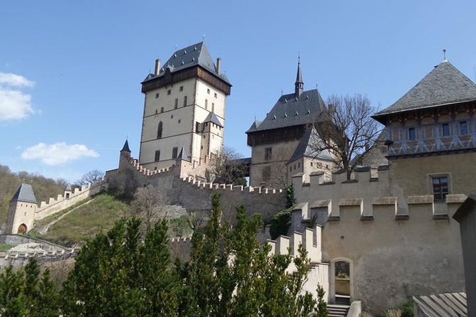 Full-Day Countryside E-Bike Tour to Karlstejn Castle (small group - Cernosice and the first stretch beside the Berounka