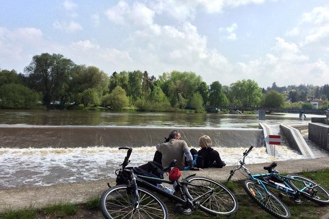 Full-Day Countryside E-Bike Tour to Karlstejn Castle (small group - Starting in central Prague at Praha Bike