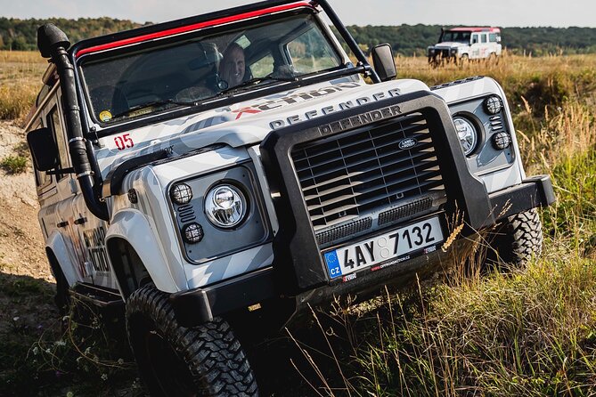 Full-day Land Rover driving off-road experience Prague - Choosing the right clothes for a muddy day
