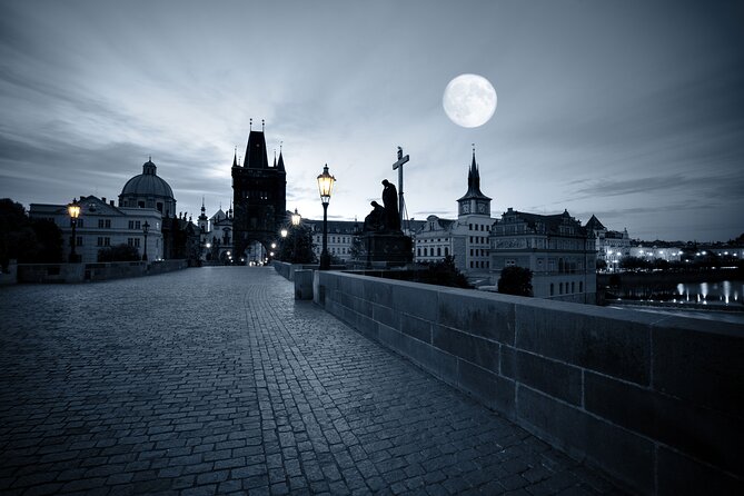 Ghosts and Legends walking tour in Prague - Charles Bridge legends in the first 30 minutes