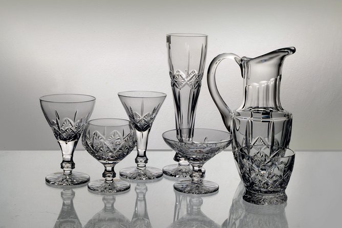 Glass and Brewery Day Trip from Prague - Who should book this experience?