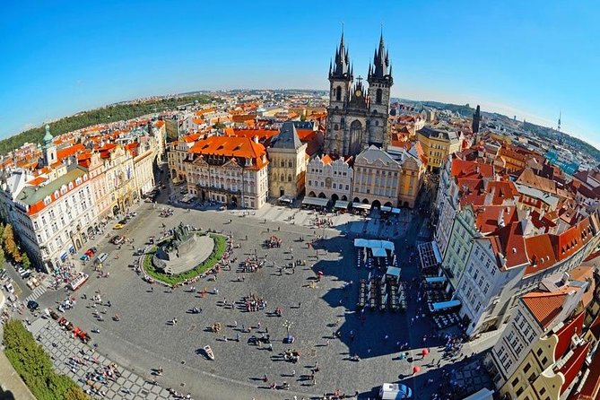 Grand Tour of Prague "among history, legends and curiosities" (NO ENGLISH) - A morning that begins with Prague’s difficult 20th century