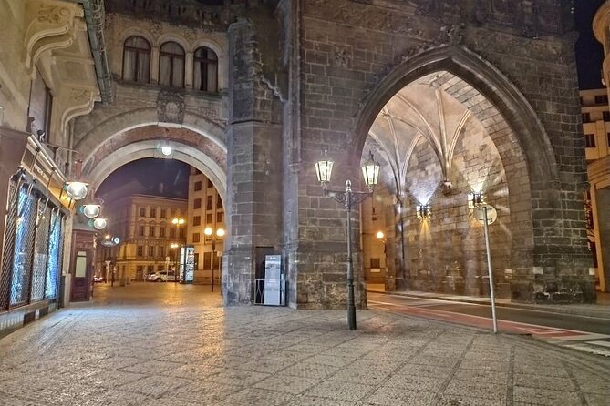 Guided Old Town & Jewish quarter Walking Tour Prague (Tip-based) - Thirty minutes on Charles Bridge
