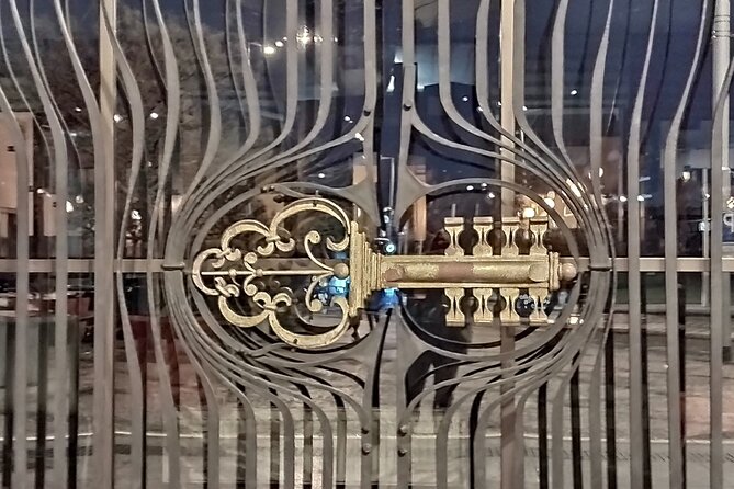 Guided Old Town & Jewish quarter Walking Tour Prague (Tip-based) - Touching St. John of Nepomuk for luck