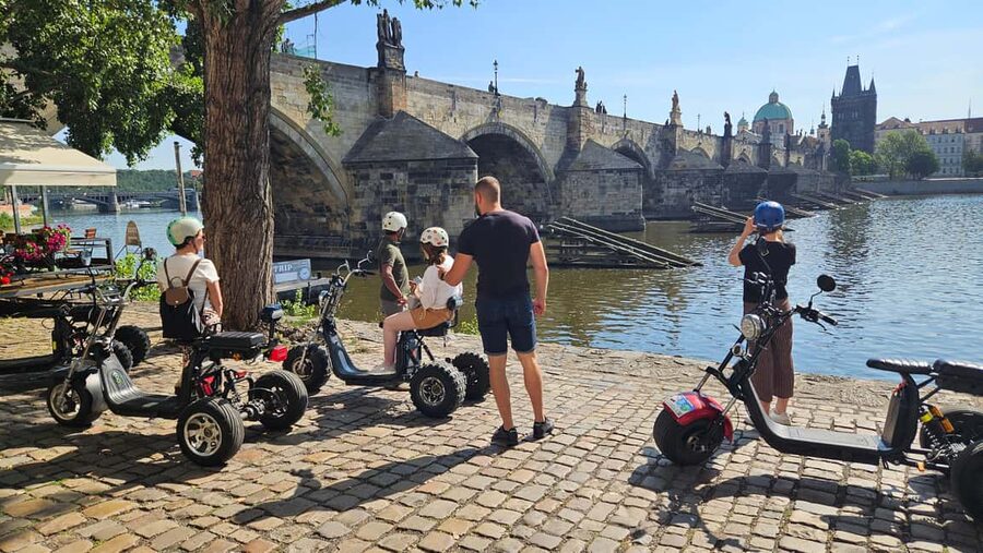 Heart of Prague tour on Tricycle electric scooter - Key points at a glance