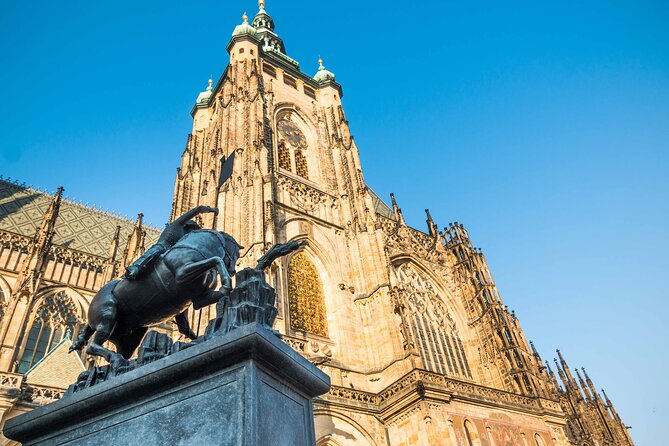 Highlights of Prague with a Funny and Local Guide - A private start near the Powder Tower