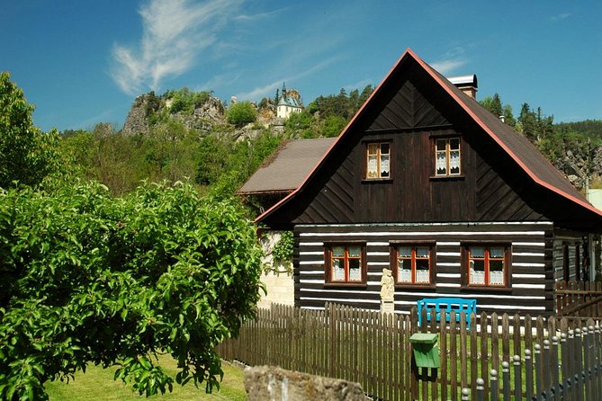 Hiking in fantastic Czech Paradise - Full Day Trip from Prague - What the private vehicle adds to the day