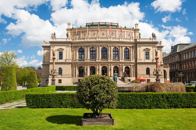 Jewish History and Old Town Walking Tour of Prague - Timing, crowds, and public holidays