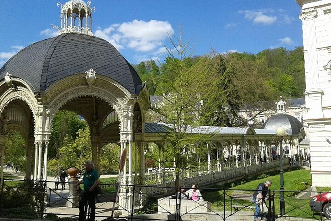 Karlovy Vary day trip from Prague with lunch - Lunch in the middle of the day