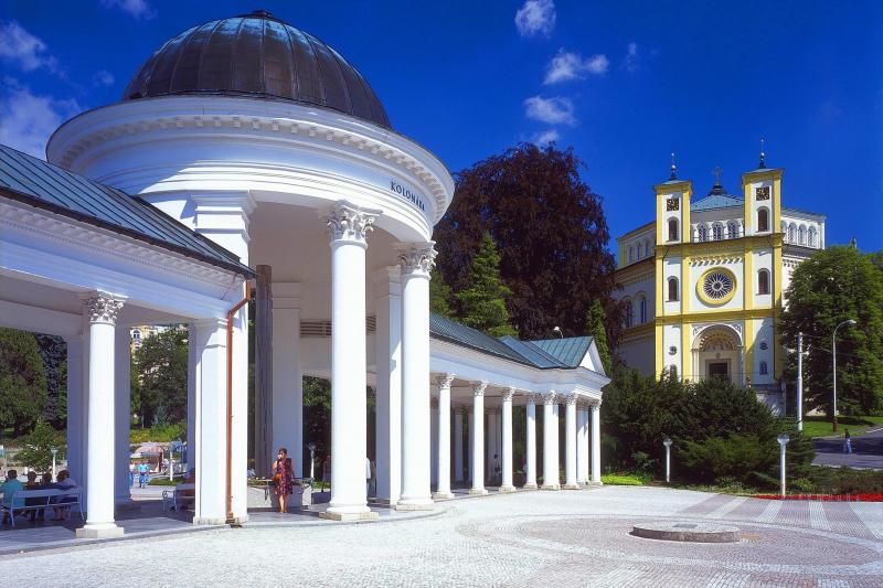 Karlovy Vary & Marianske Lazne Tour from Prague with Lunch - Marianske Lazne and the Cross Spring