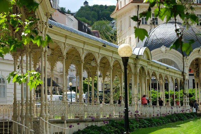 Karlovy Vary - The town of spas, mineral springs and relaxation - What the itinerary does and does not promise