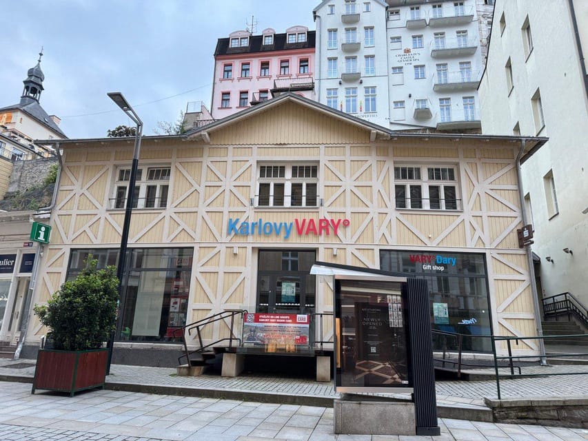 Karlovy Vary: Tourist Cinema Experience - A fast visual introduction near the Mill Colonnade