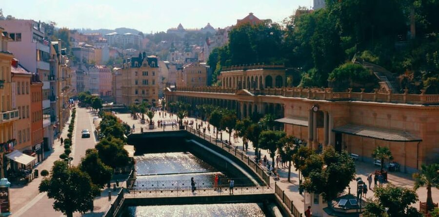 Karlovy Vary: Tourist Cinema Experience - Choosing English, Czech, Russian, or German audio