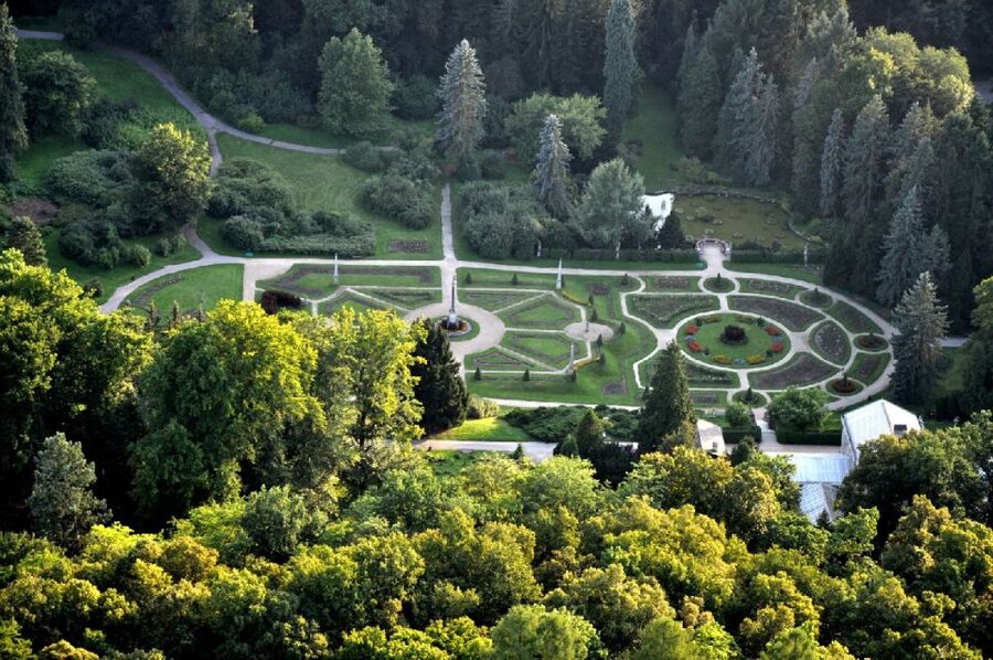 Konopiště: Chateau Tour from Prague - Should you book the Konopiště Chateau tour?