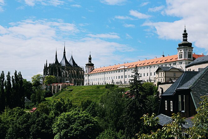 Kutna Hora Private day trip from Prague with lunch, admission and local treat - What the private format really adds