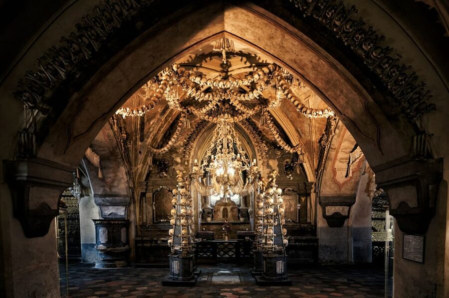 Kutná Hora: Sedlec Ossuary Skip-the-Line Ticket & Audioguide - Practical tips for a better visit