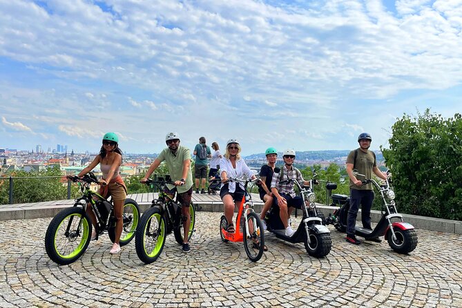 Live-Guided ️Trike-Harley️ Viewpoints tour of Prague - The three-hour route adds Prague’s historic center