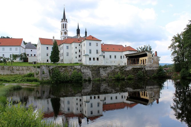 One day trips in the surroundings of Cesky Krumlov - Hluboká nad Vltavou, the grand castle stop