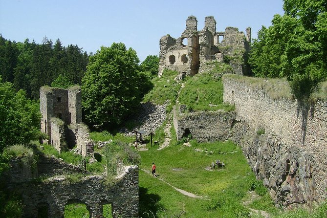 One day trips in the surroundings of Cesky Krumlov - Holasovice and its painted village character