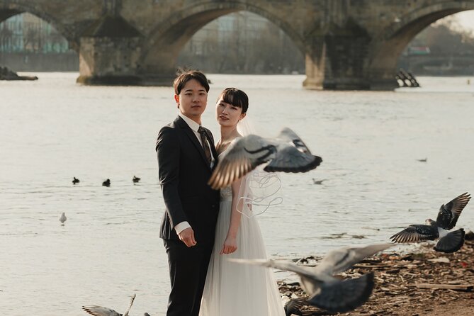 Photographer in Prague, private photoshoot - Kampa Park and Čertovka