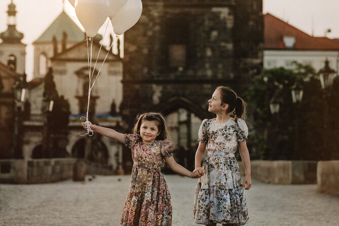 Photographer in Prague, private photoshoot - Dana, Braulio, and communication before the shoot
