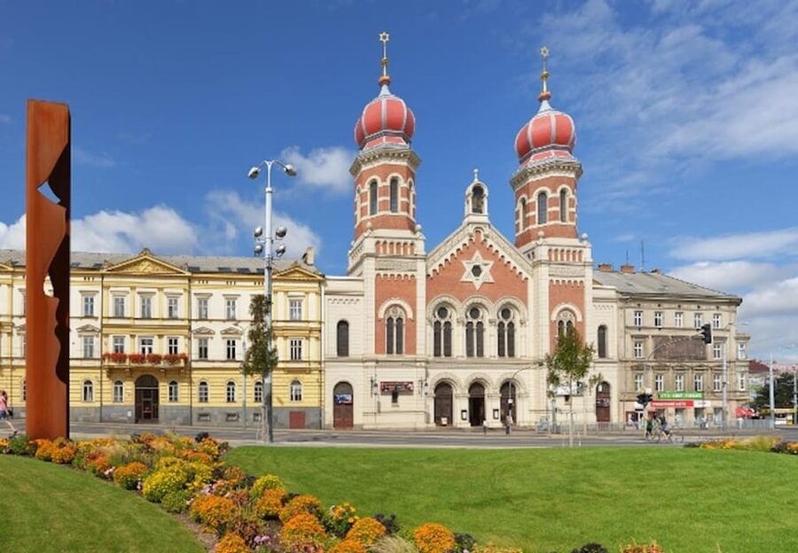 Pilsen: Old Town Guided Walking Tour - The Great Synagogue, with an important calendar warning