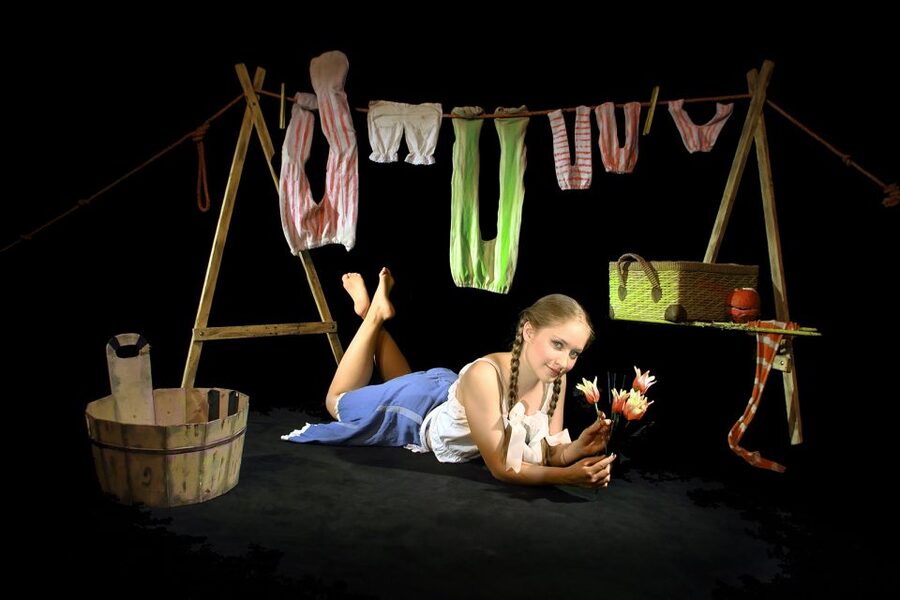 Prague: 1.5-Hour Black Light Theater Srnec Performance - Practical tips for a smoother evening