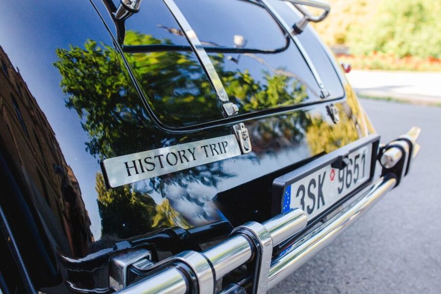 Prague: 1-Hour Private Tour in Vintage Car - The guide makes or breaks the hour