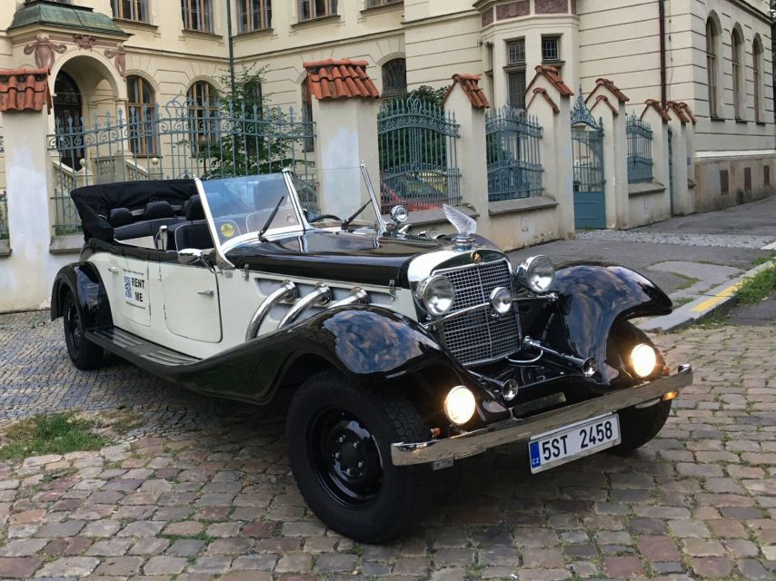Prague: 1-Hour Private Tour in Vintage Car - Prague Castle, Schwarzenberg Palace, and Loreta