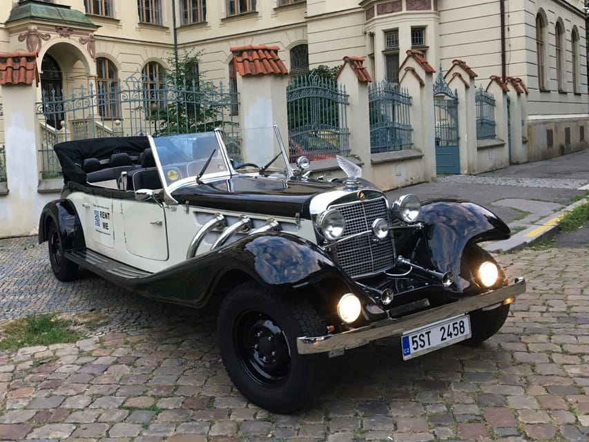 Prague: 120min Private Tour in Vintage Car, up to 6people! - What the private format really adds
