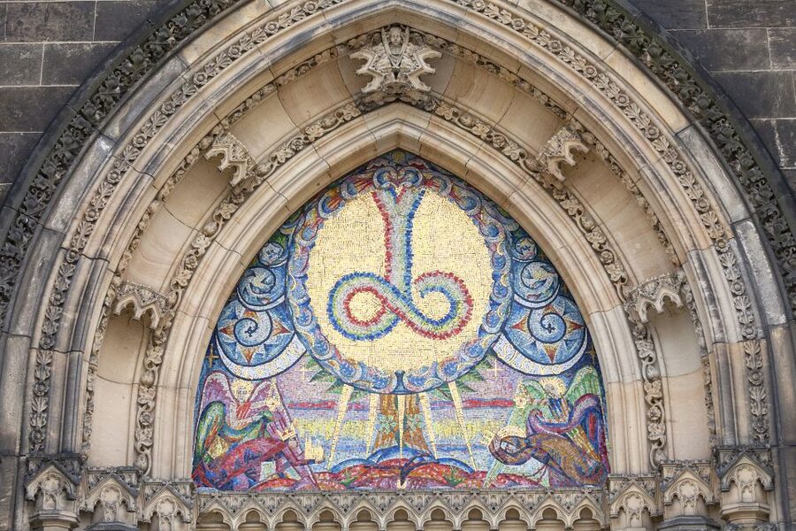 Prague: 2.5-Hour Vyšehrad Castle with Gorlice & Tickets - A walk through the cemetery of Czech cultural figures